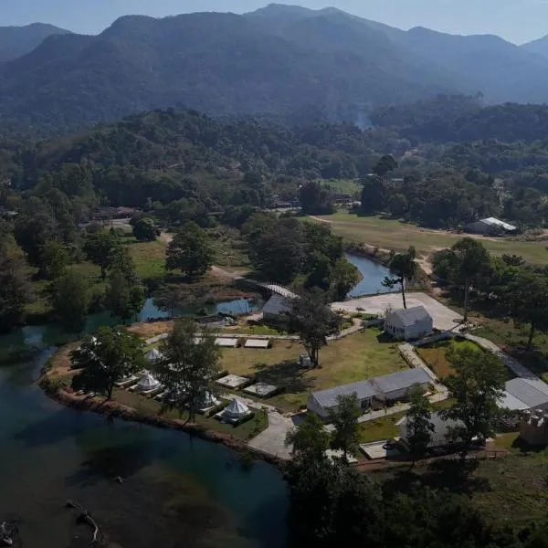 L'camp and cafe' Kohchang، فندق في ترات