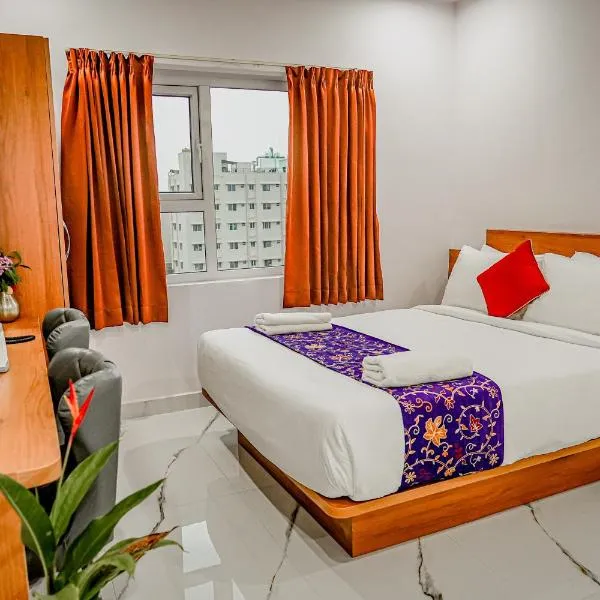 Keerthis Comforts - Airport pick up or Drop INR 449, ξενοδοχείο στη Μπανγκαλόρ