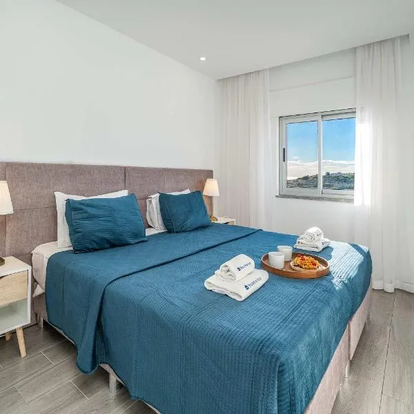 Beachfront Flat & Panoramic Sea View by HostWise, Hotel in Luz