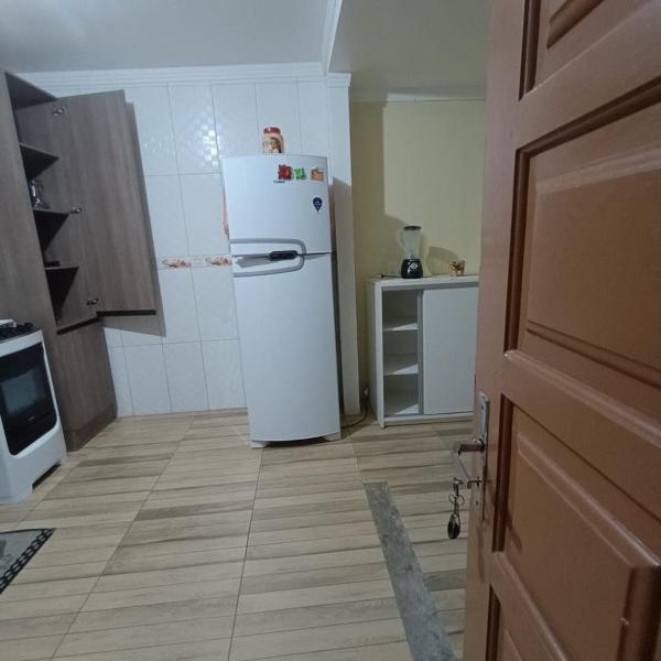 Casa próxima da praia acomoda até quatro pessoas - Foto 4