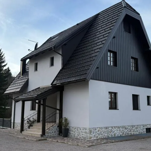 Plitvice Falls Cottage, hotel in Plitvica selo