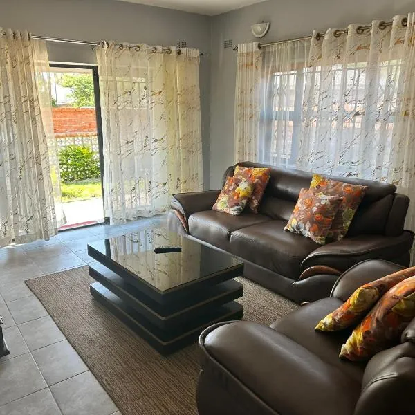 Hatfield Staylax Manor 4، فندق في هراري