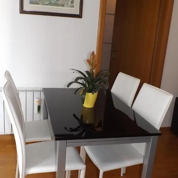 Apartman Joža-jezero Jarun, 2-sobni، فندق في زغرب