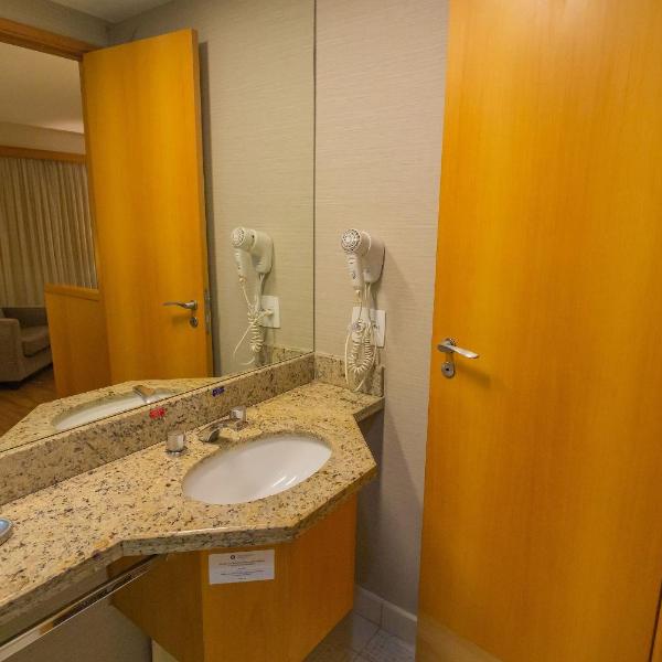 1708 Flat com duas suítes dentro de Hotel/Faria Lima - Foto 3