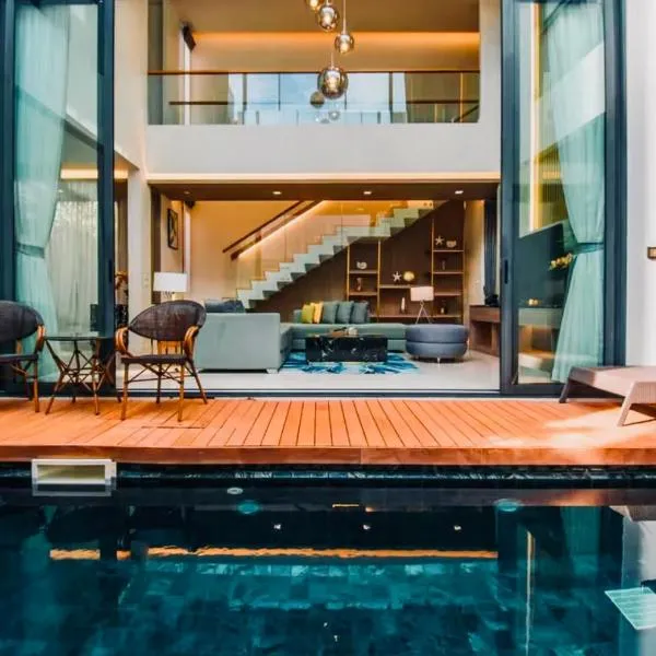 Private Villa at Mida Grande Resort, hotel i Surin Beach