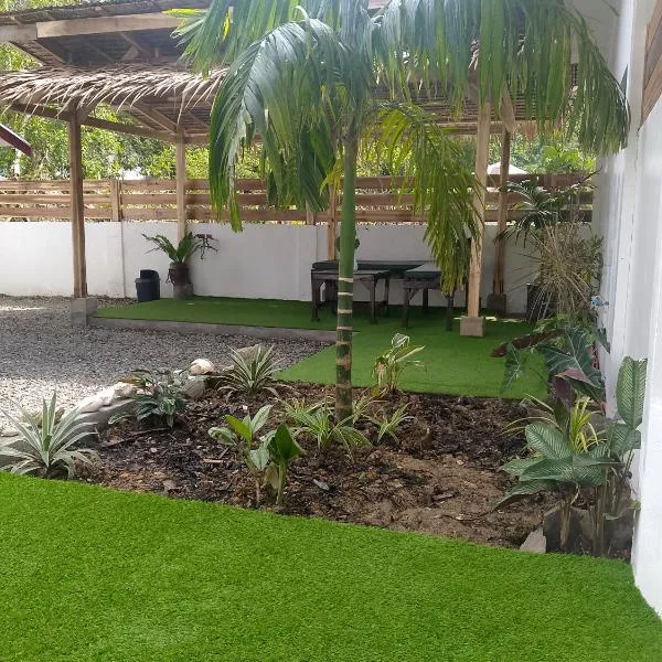 Bungalow, hotel in El Nido