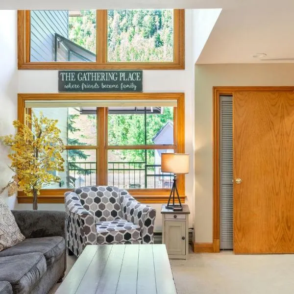 Cimarron Lodge 14 by AvantStay Ski-InSki-Out Property in Complex w Two Hot Tubs Permit3601, hotel in Telluride