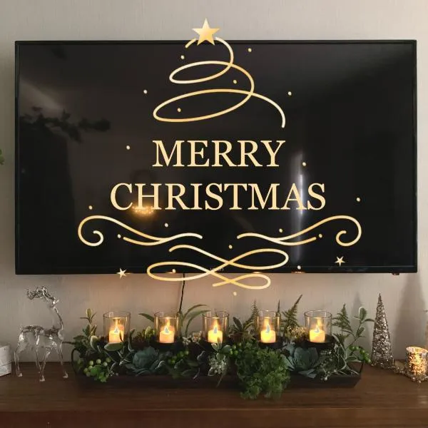 M&K Home with central air condition, 4 bedrooms, by Chartwell Shopping Centre, Hotel in Hamilton