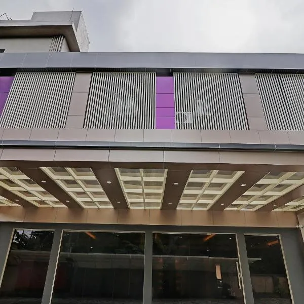 Super Townhouse Kizhakkambalam Tourist Home, Hotel in Kochi