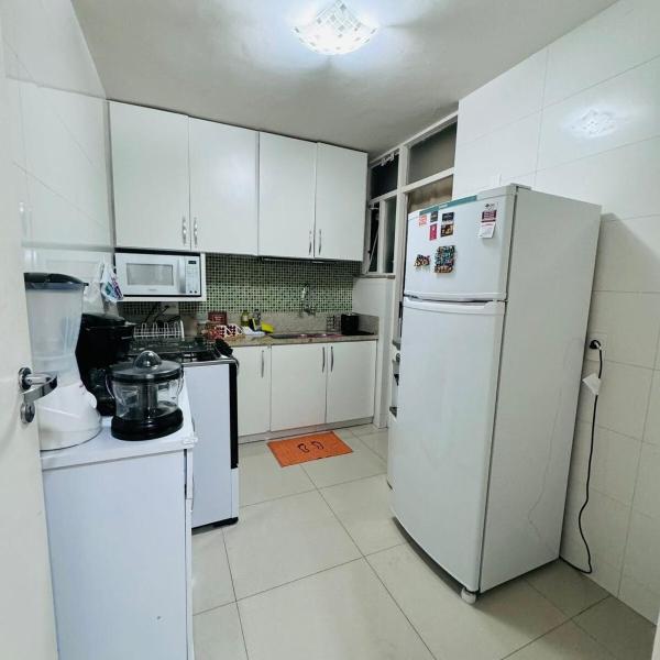 Lindo 3 quartos a 6 minutos da praia de Copacabana - Foto 4