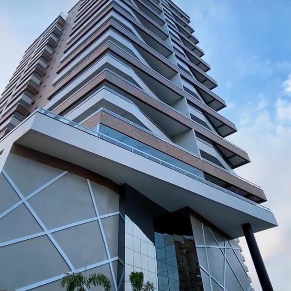 Apto de luxo na Praia Grande 2 Suítes - até 08 pessoas
