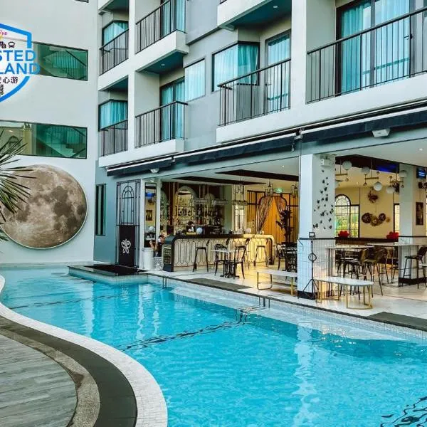 Ratri Hotel Phuket Old Town, khách sạn ở Phuket