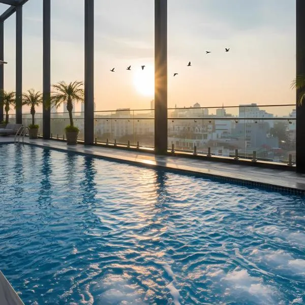 MAY DE VILLE Lakeside Hotel, hotel v Hanoji