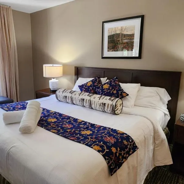 King Bed, Balcony, Pool, Hot Tub, Sauna, hotel in Edgar