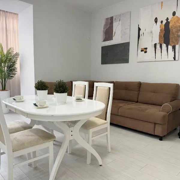 LUX двухкомнатная квартира в центре, hotel em Pavlodar