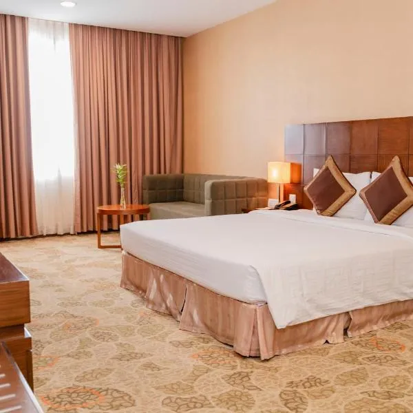 AURORA Hotel Plaza, hotel in Bien Hoa