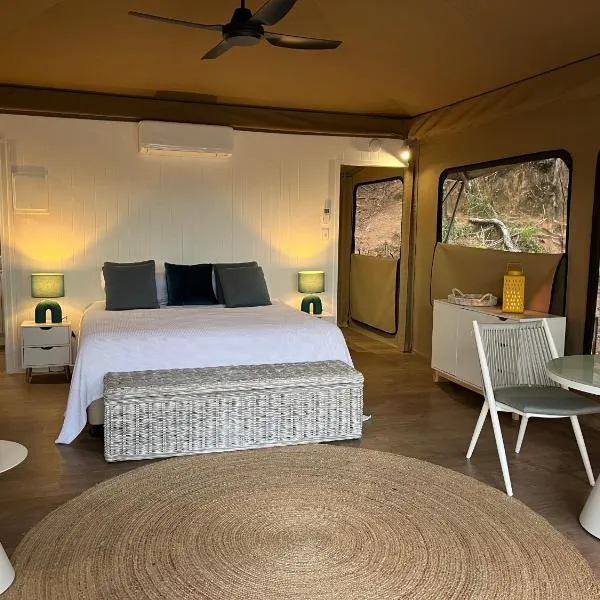King Safari Tent 5, ξενοδοχείο σε Nelly Bay
