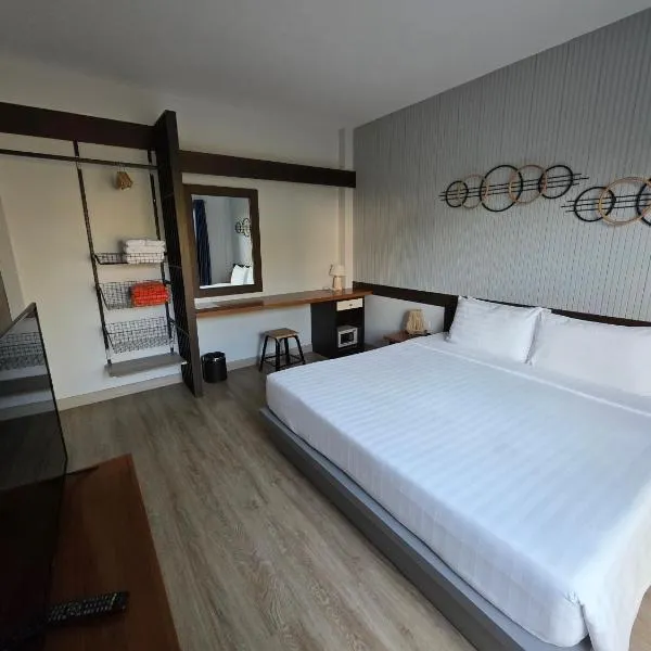 The One Cozy, hotel in Chalong 