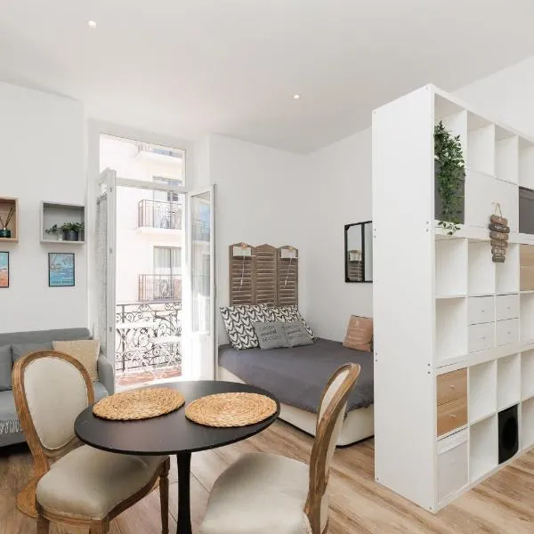 Le Hub Studio central climatisé avec terrasse, hotel en Cannes