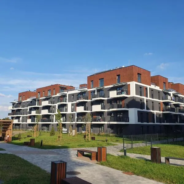 Katowice में, होटल Apartamenty Ceglana Park- piękne osiedle- nowe luksusowe mieszkanie z biurkiem
