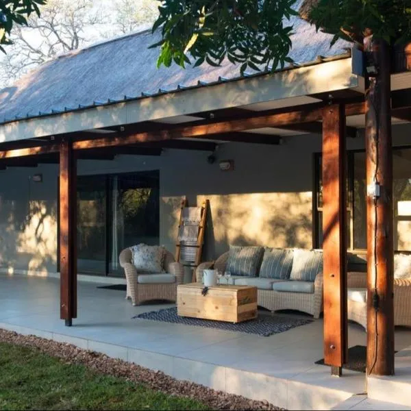 Nzenga Lodge, hotel em Hoedspruit