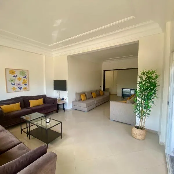 Appartement Vue Panoramique sur la siesta plage WELCOME STAY، فندق في المحمدية
