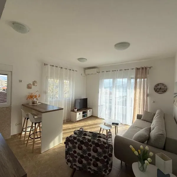BlueCoast Apartment, khách sạn ở Kravlja