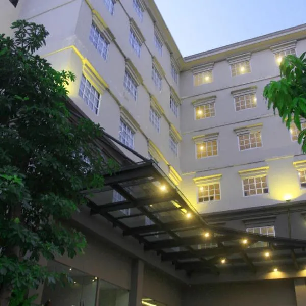 Noormans Hotel Semarang, hotel v destinaci Semarang
