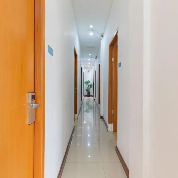 Sans Hotel Suryakencana Bogor, готель у місті Богор