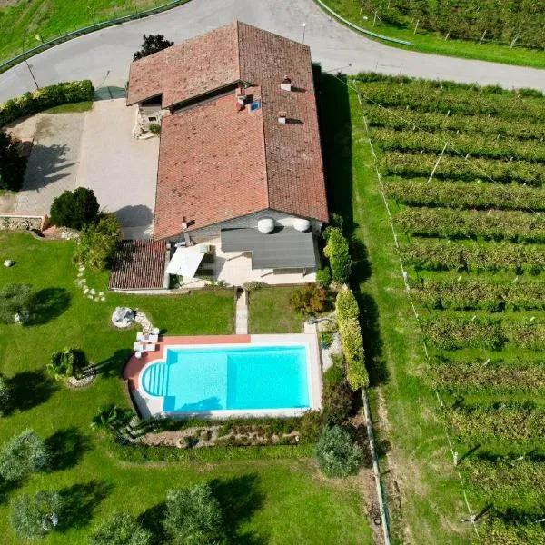 Ca Maiolo - Cottage con piscina, ξενοδοχείο σε Montecchio Maggiore