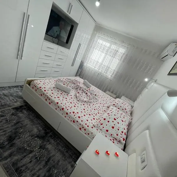 Romance Apartment, ξενοδοχείο σε Polisi i Vogël