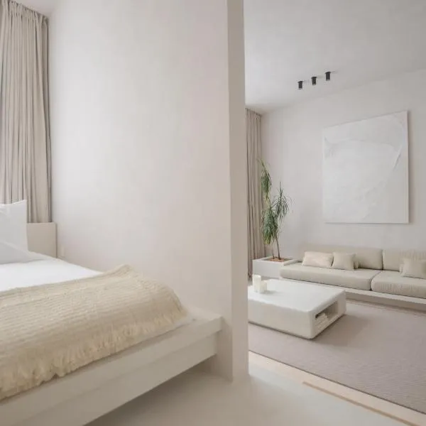Luxurious 1BR Apartment with Parking, hotel di Antwerp