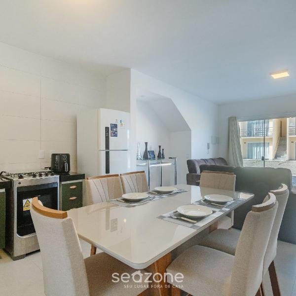 Casa em Cond. c/ Piscina e Churrasq. BME0001