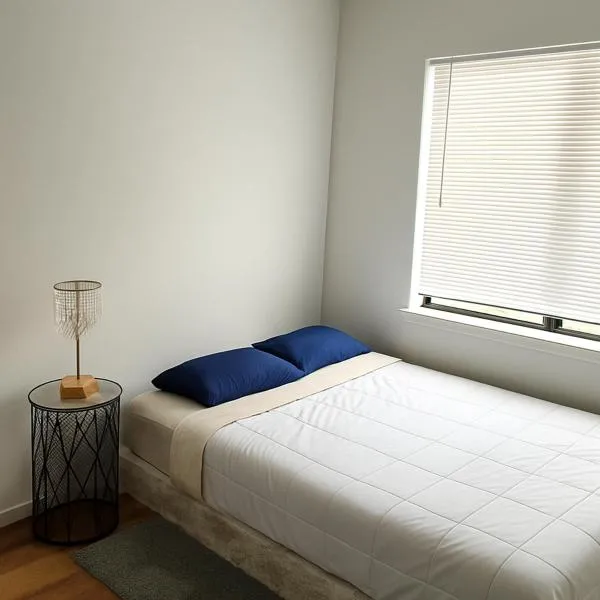 Private Room Downtown, Great Value room has no door no hay puerta, hotel in Houston
