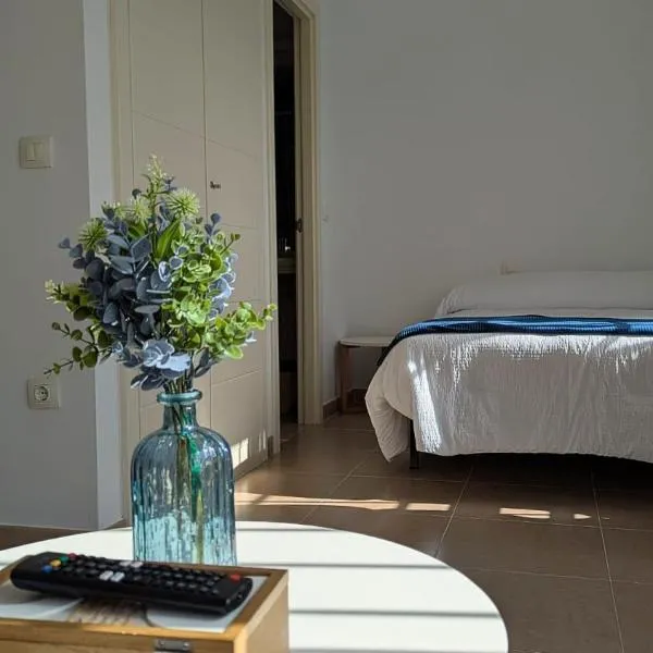 Apartahotel Moderno y Económico para 2 personas a 10 minutos de Sevilla con fácil aparcamiento, hotel Bormujosban