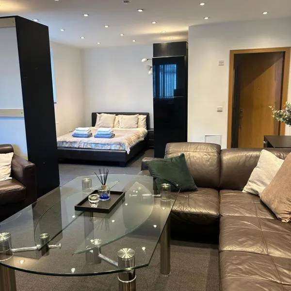 Studio flat in central Reading, Hotel in Reading