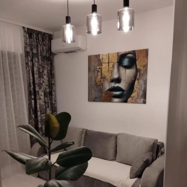 Lakeview Skyline with free parking، فندق في بوخارست