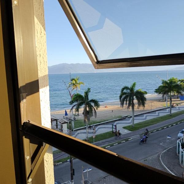 Apartamento Vista Mar com Piscina Frente à Praia Martim de Sá