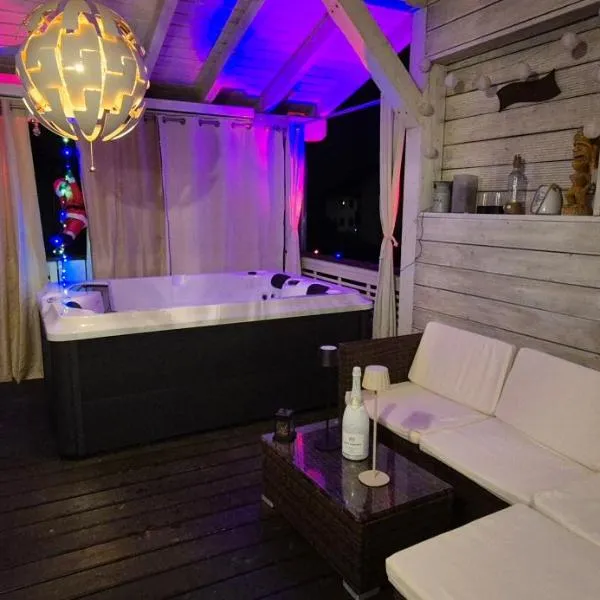 Whirlpool Appartement Baden-Baden, Schwarzwald, hotel v destinaci Hügelsheim