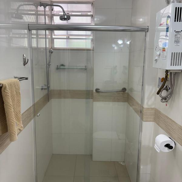Lindo 3 quartos a 6 minutos da praia de Copacabana - Foto 3