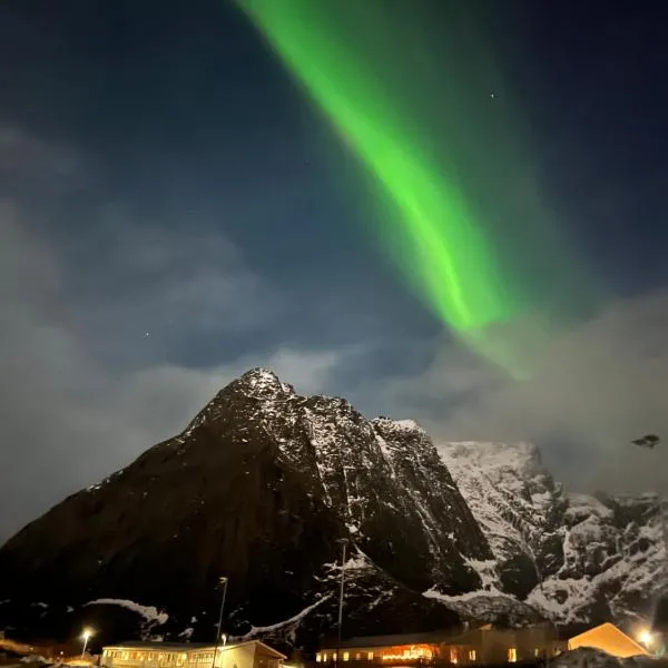 Reine Sea Apartment, hotel in Moskenes