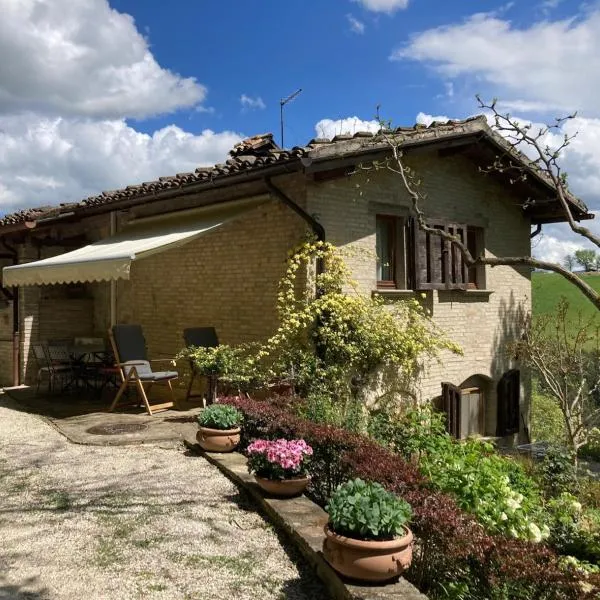 Località S Cecilia 30, Urbania, hotel v destinaci Urbania