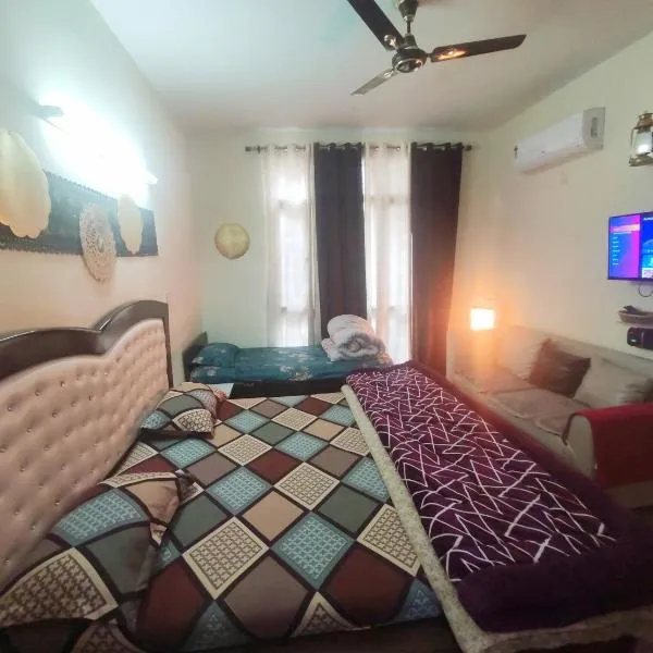 Exclusive Floor on Manali Expressway for Family, hotel v destinaci Mohali