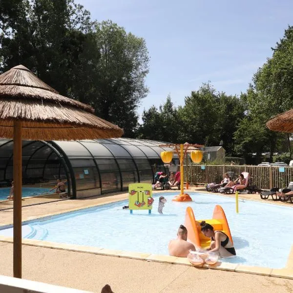 Camping Le Val de Trie, khách sạn ở Béhen