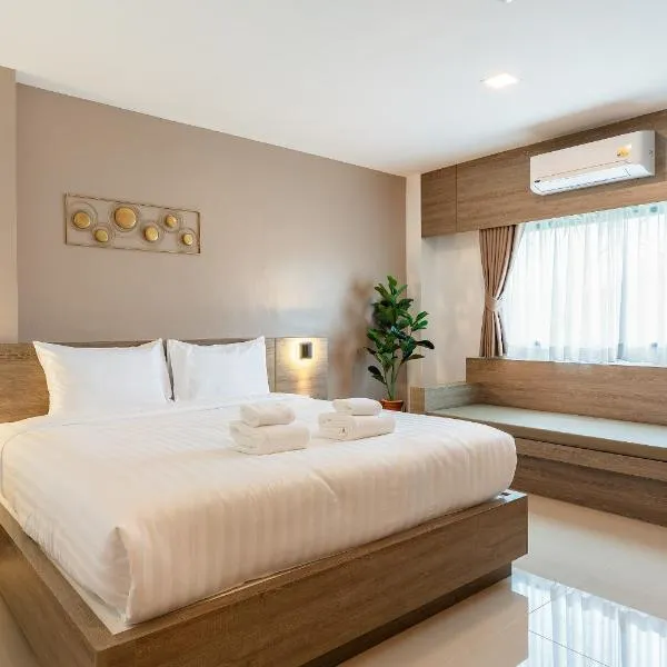 Viesnīca Finn Hotel pilsētā Ban Fang Daeng