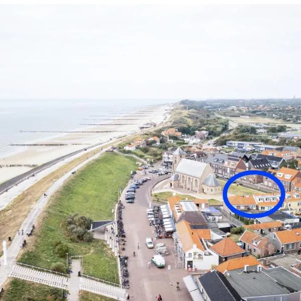 Affordable Private Room Near Zoutelande Beach, hotel a Zoutelande