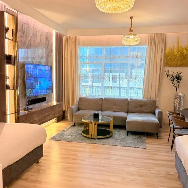 Best Place Holiday Home IIII Free Parking, хотел в Аджман