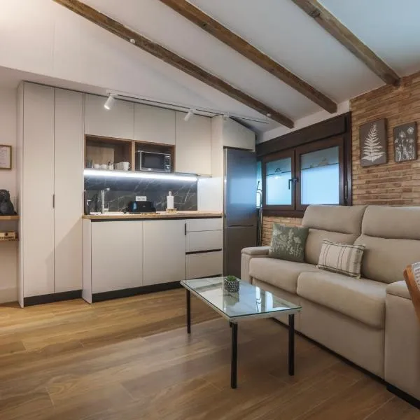 VELALMA -Edificio exclusivo de apartamentos turisticos en Centro histórico-JAEN, ξενοδοχείο σε Jaén