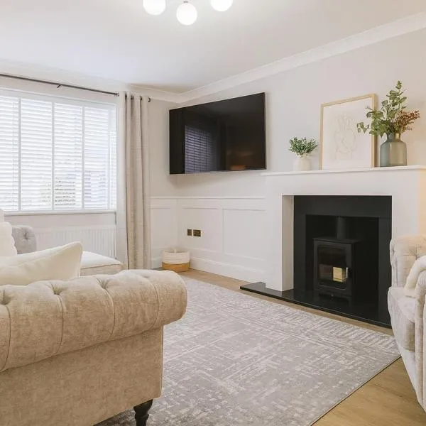 Bright and Spacious Blackwood Home 4 Bedroom Sleeps 8, hôtel à Blackwood