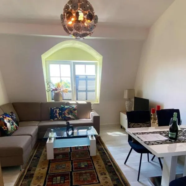 Schön gelegene und gemütliche Ferienwohnung am Weserufer, hotel di Bremen